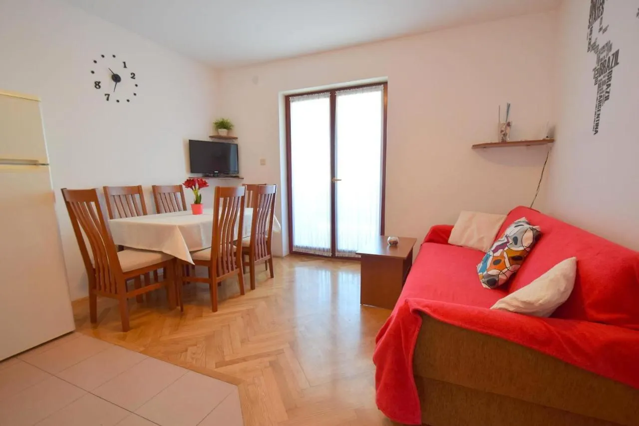 Apartment Zdenka Njivice Croatia