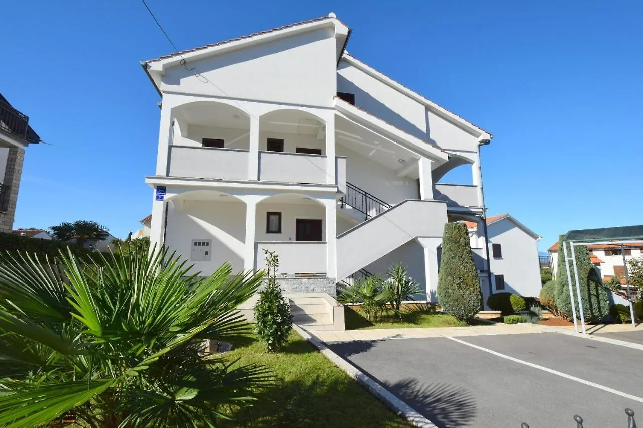 Apartment Zdenka Njivice