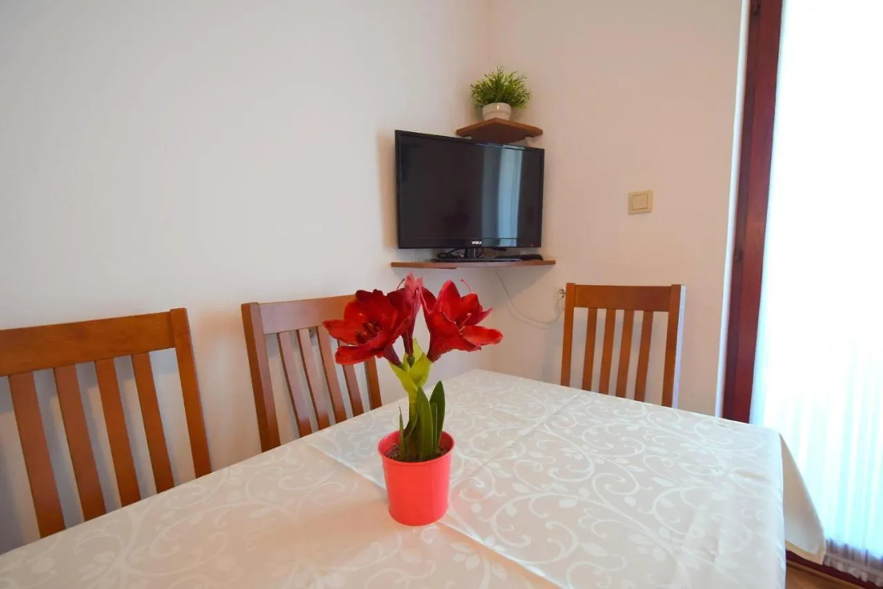 Apartment Zdenka Njivice